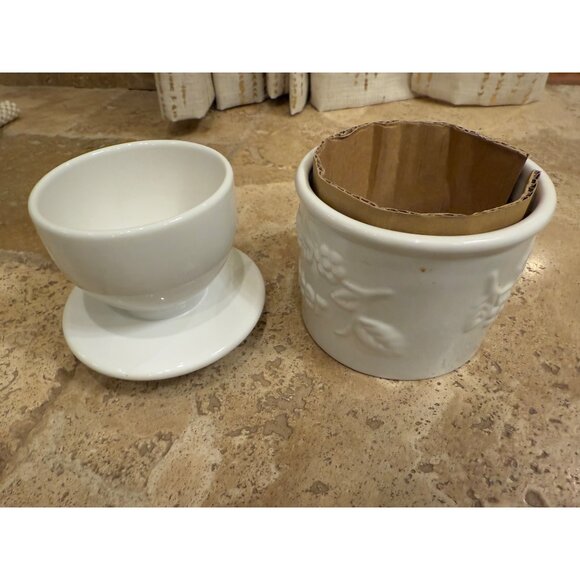 NWOB French Country White Ceramic Butter Keeper With Lid & Floral Design - Picture 7 of 8